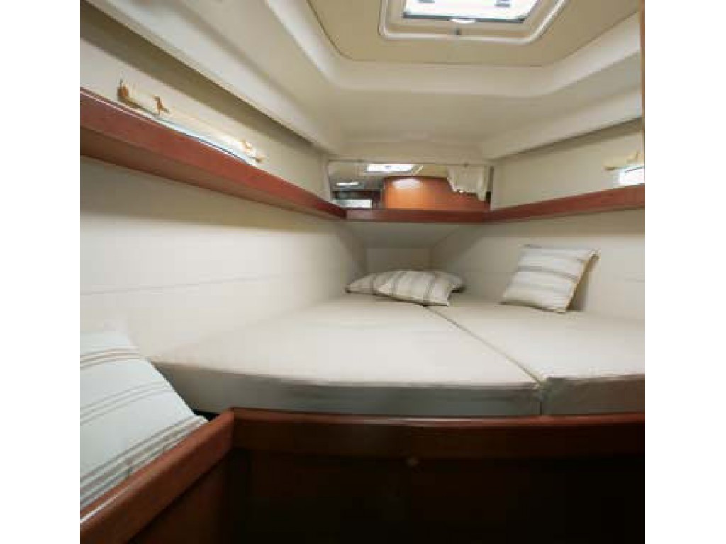 Oceanis 393
